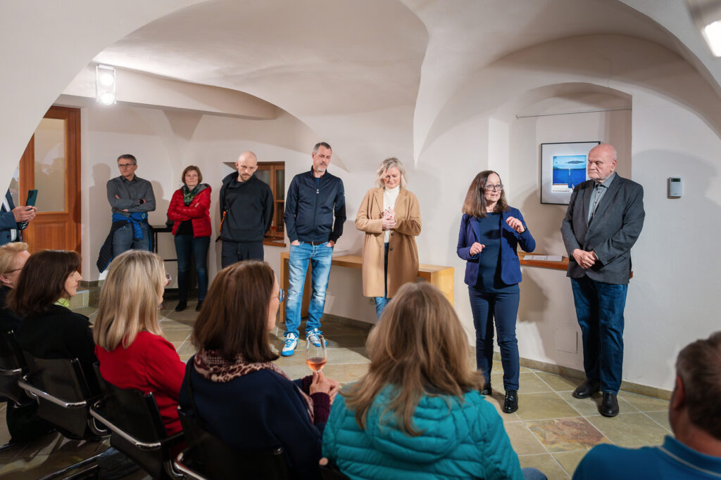 Ausstellung Searching Paradise, Bild: (c) Michael Seirer